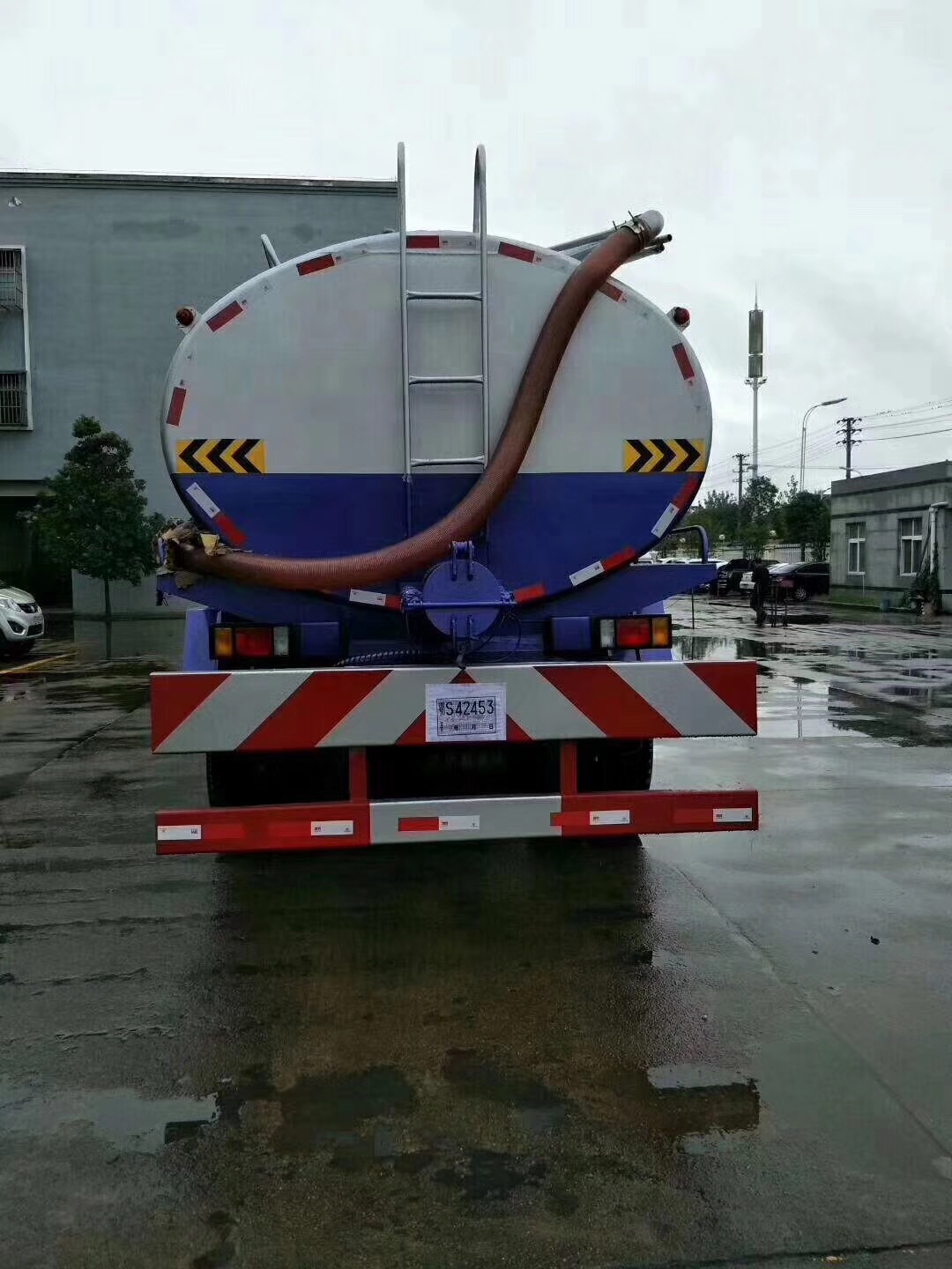 東風柳汽乘龍15方吸糞車
