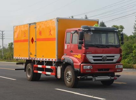 重汽斯太爾6.1米易燃液體廂式運輸車圖片 重汽斯太爾6.1米易燃液體廂式運輸車圖片
