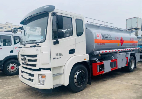 國六東風錦程油罐車